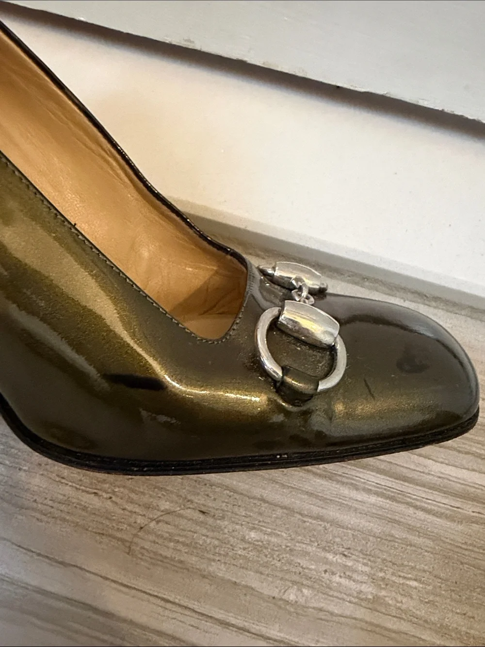 Vintage Gucci Olive Patent Leather Horsebit Pumps in Shiny Olive - Picture 3 of 11